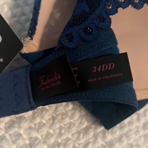 Frederick’s of Hollywood Push Up Bra - Picture 8 of 8